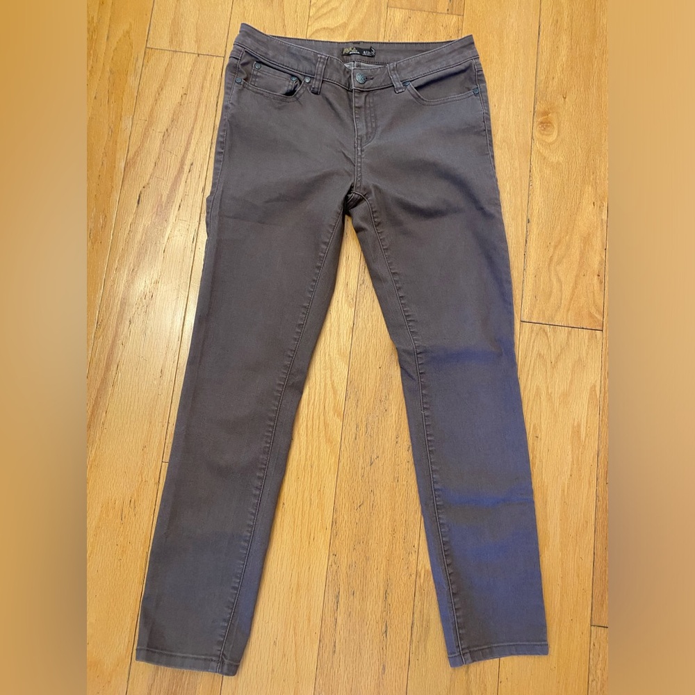 Prana Women’s Jeans in Dusty Purple. Size 6/28